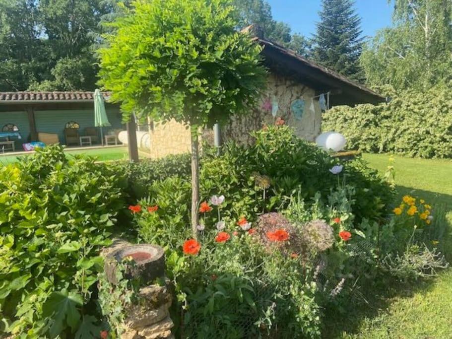 Le Bon Chemin Ateliers Apartment Sainte-Nathalene Bagian luar foto