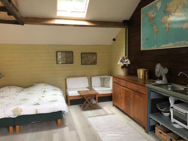 Le Bon Chemin Ateliers Apartment Sainte-Nathalene Bagian luar foto