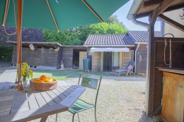 Le Bon Chemin Ateliers Apartment Sainte-Nathalene Bagian luar foto